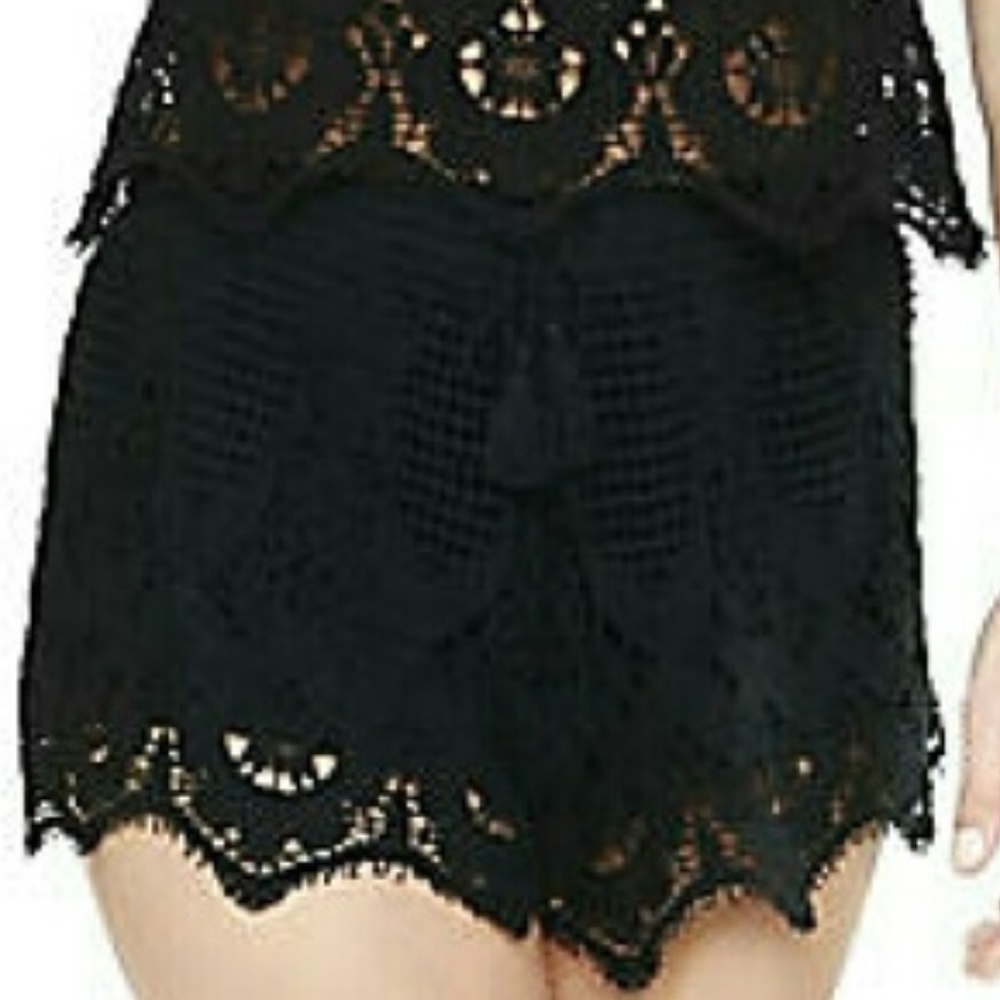 Jagged Handkerchief Hem Black Lace Shorts - Picture 2 of 3